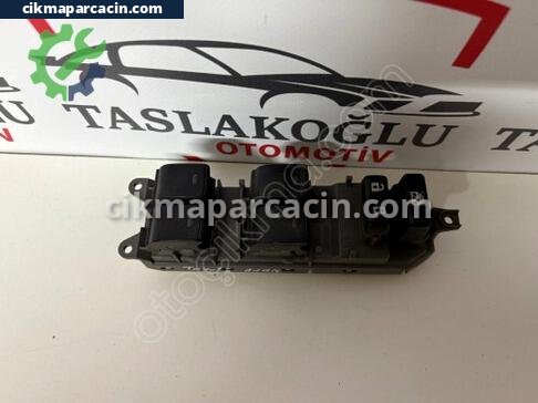Toyota Auris Sol Ön Kapı çıkma parça