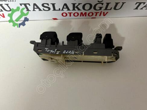 Toyota Auris Sol Ön Kapı çıkma parça