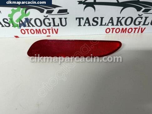 Toyota Auris Reflektör çıkma parça