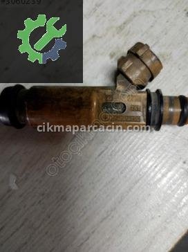 Toyota Avensis Enjektör 2350-74170 çıkma parça
