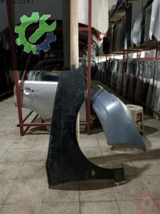 TOYOTA AVENSİS SAĞ ÇAMURLUK 1998-2000 ÇIKMA PARÇA