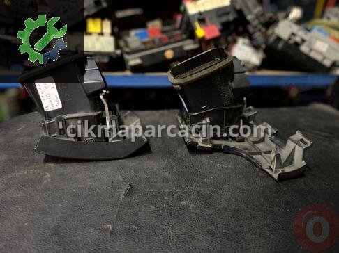 Toyota Corolla Havalandırma Izgaraları çıkma parça
