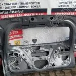 Toyota Corolla arka bagaj kapagi temiz