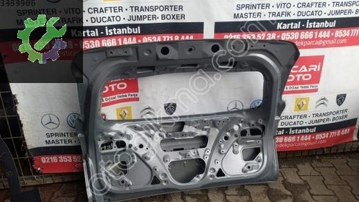 Toyota Corolla arka bagaj kapagi temiz