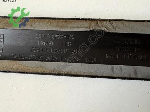 Toyota Corolla Kapı Çıtası 10139519 çıkma parça