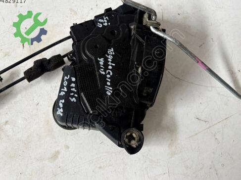 Toyota Auris Kapı Kilidi çıkma parça