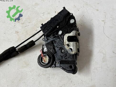 Toyota Auris Kapı Kilidi çıkma parça