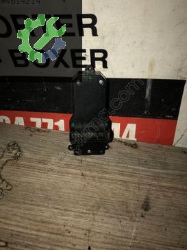 Toyota Corolla Çıkma Orjinal Cam Düğmesi