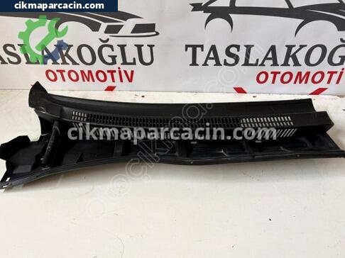 Toyota Corolla Ön Cam Izgarası çıkma parça