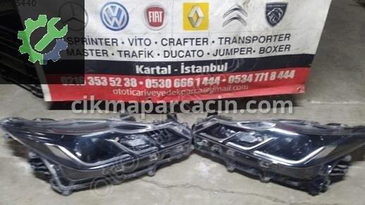 Toyota Corolla Sağ Ön Far çıkma parça