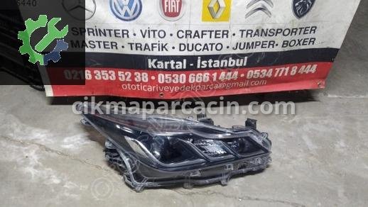 Toyota Corolla Sağ Ön Far çıkma parça