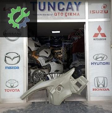 Toyota Corolla Çamurluk çıkma parça