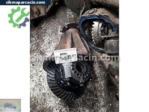 Toyota Hilux Arka Defransiyel çıkma parça