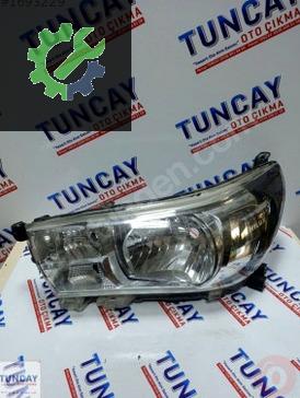 Toyota Hilux Sağ Ön Far 2015-2018 çıkma parça