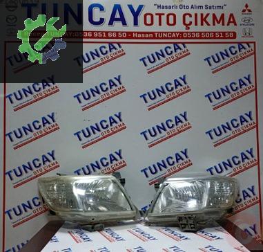 Toyota Hilux Sağ Ön Far 2012-2015 çıkma parça