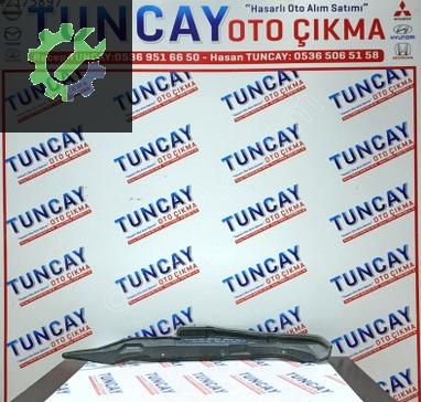 Toyota Hilux Çamurluk çıkma parça