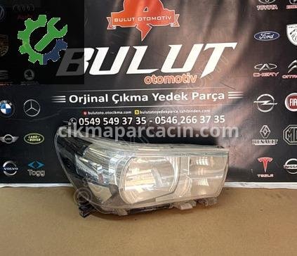 Toyota Hilux Sağ Ön Far çıkma parça