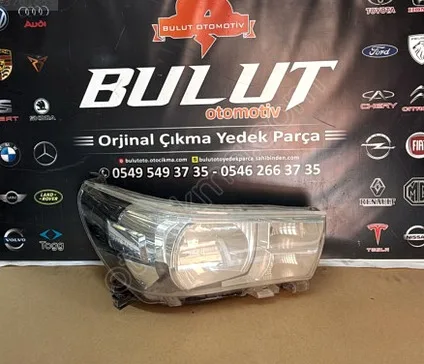 Toyota Hilux Sağ Ön Far çıkma parça