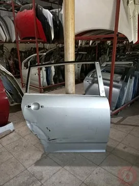 Toyota Verso Sağ Arka Kapı çıkma parça