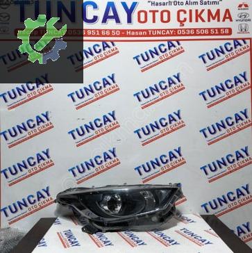 Toyota Yaris Sağ Ön Far çıkma parça