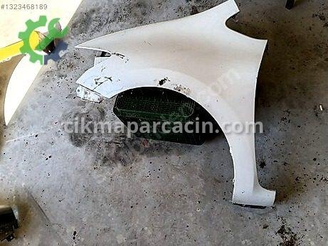 Toyota Auris Çamurluk (Ön) çıkma parça