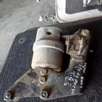 Volkswagen Jetta Motor Braketi Çıkma Parça İstanbul