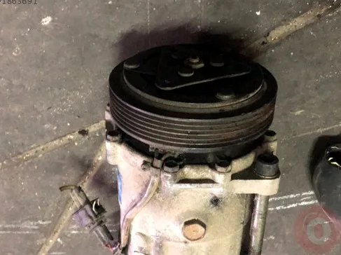 Volkswagen Transporter Klima Kompresörü 1J0820803K çıkma parça