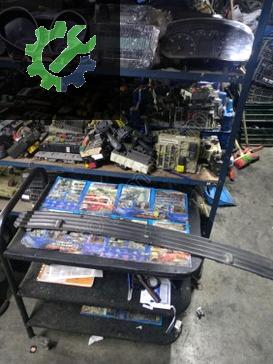 Volkswagen Transporter Cam Önü Izgarası çıkma parça