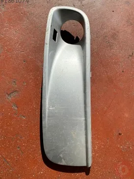 Volkswagen Transporter Sis Farı Çerçevesi 7H5807489 çıkma parça