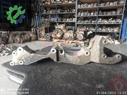 Volkswagen Transporter Şarj Dinamosu R046 çıkma parça
