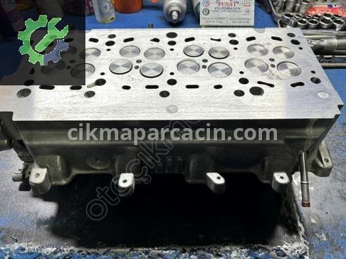 Volkswagen Caravelle Silindir Kapağı 03L103313D çıkma parça