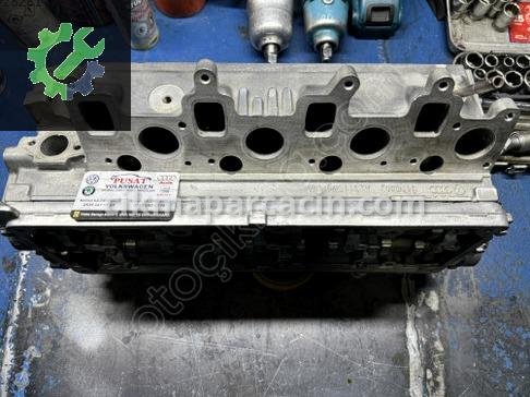Volkswagen Caravelle Silindir Kapağı 03L103313D çıkma parça