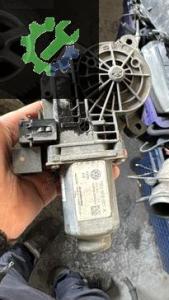 TRANSPORTER T6 SOL ÖN CAM MOTORU ÇIKMA ORJİNAL