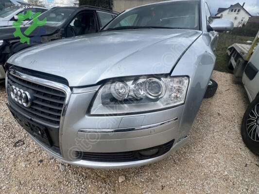 Audi A8 Ön Tampon çıkma parça