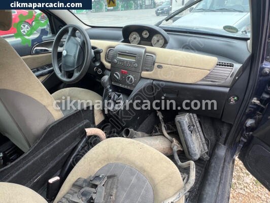 Lancia Ypsilon Torpido çıkma parça