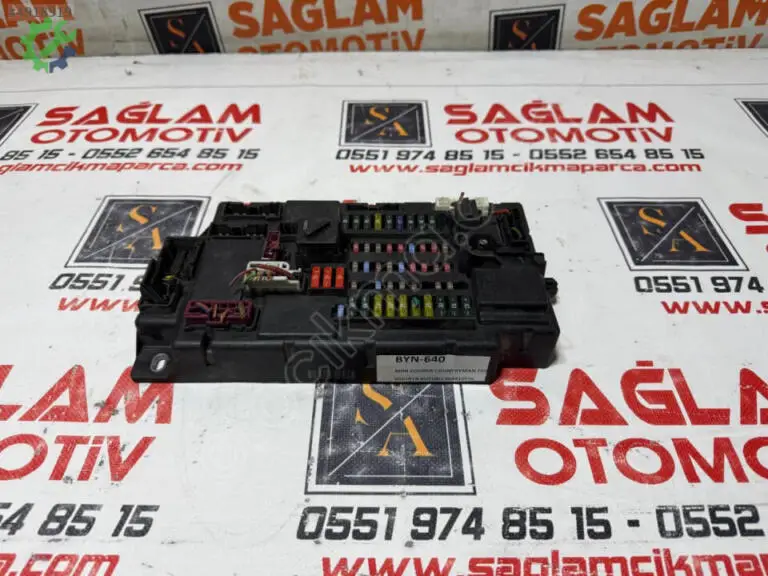 Mini Countryman Sigorta Kutusu çıkma parça