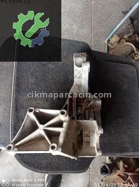 Volkswagen Caddy Motor Braketi 074 145 169 çıkma parça