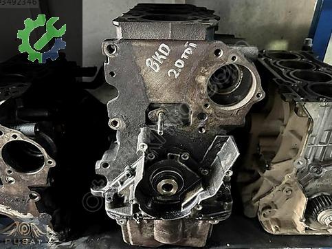 Volkswagen Golf Motor Takozu çıkma parça