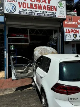 Volkswagen Golf Sağ Arka Kapı çıkma parça