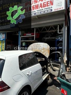 Volkswagen Golf Sağ Arka Kapı 5G4833056 çıkma parça