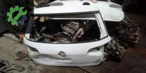Volkswagen Golf bagaj kapağı çıkma