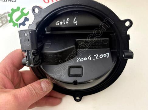 Volkswagen Golf Açma Kolu 1K0827469E çıkma parça