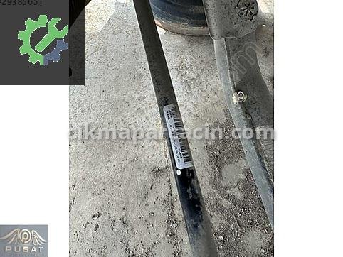 Volkswagen Jetta Çeki Demiri çıkma parça
