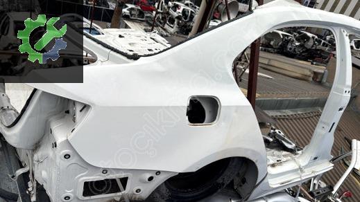 VOLKSWAGEN JETTA SAG ARKA ÇAMURLUK KESME