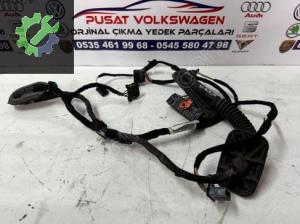 VOLKSWAGEN JETTA SAG ARKA ÇIKMA KAPI TESİSATI 5CU 971 694 AA