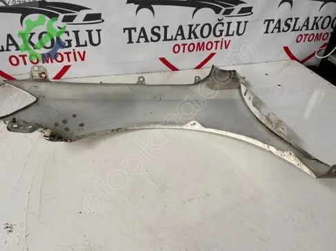 Volkswagen Jetta Sağ Ön Çamurluk çıkma parça