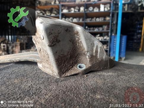 Volkswagen Passat Motor Braketi PASSAT-AUDI çıkma parça