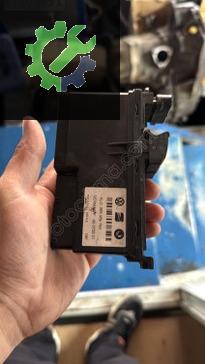VOLKSWAGEN PASSAT B5 ÇIKMA ORJİNAL CAM DÜĞMEDİ KARTLI