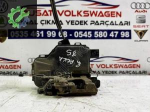 VOLKSWAGEN PASSAT B5 ÇIKMA ORJİNAL SAG ARKA KAPI KİLİDİ