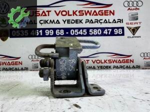 VOLKSWAGEN PASSAT B5 ÇIKMA SAG ÖN KAPI MENTEŞESİ ALT